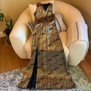 Haley Solar Elegant Gold and Black Evening Gown